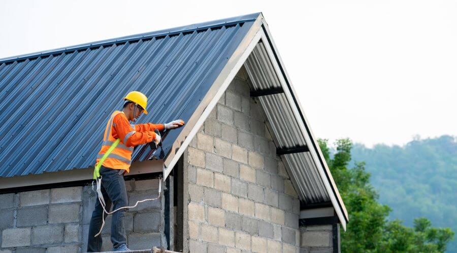 Professional residential roofers in Ledyard, IA